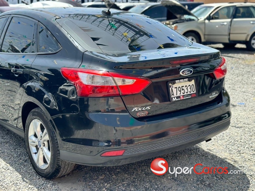 2013 Ford Focus S — foto 8 / 12