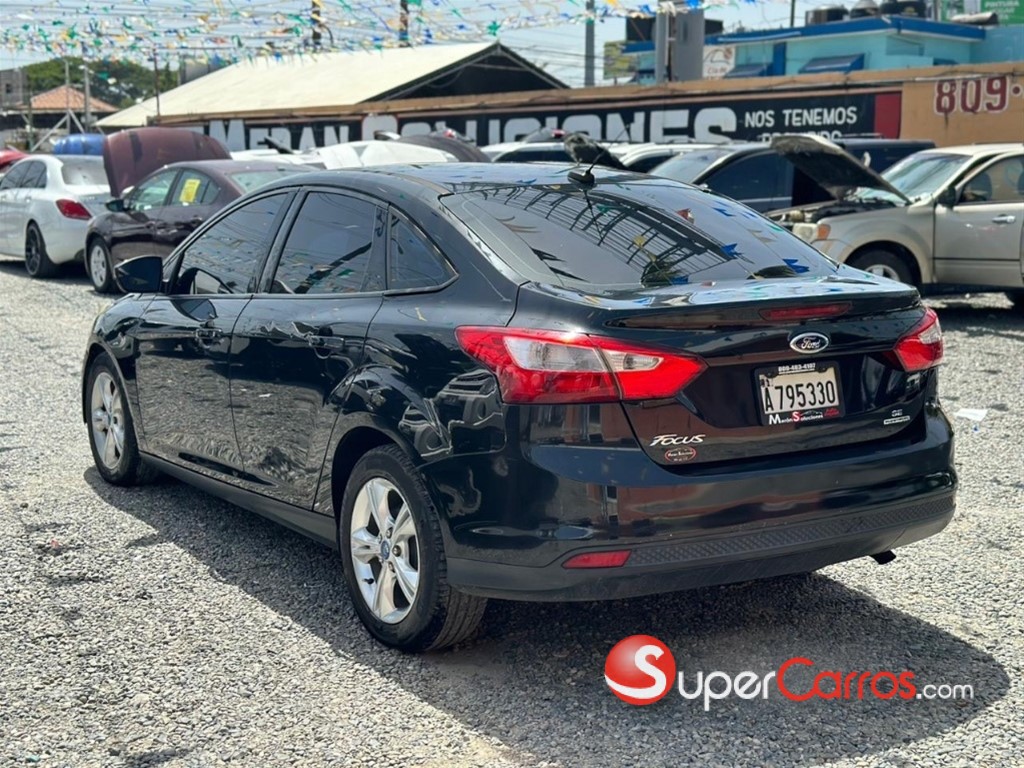 2013 Ford Focus S — foto 9 / 12
