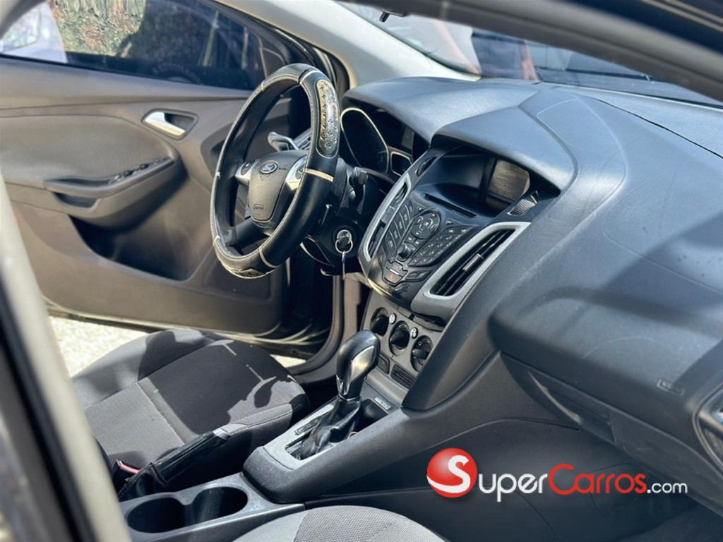 2013 Ford Focus S — foto 12 / 12