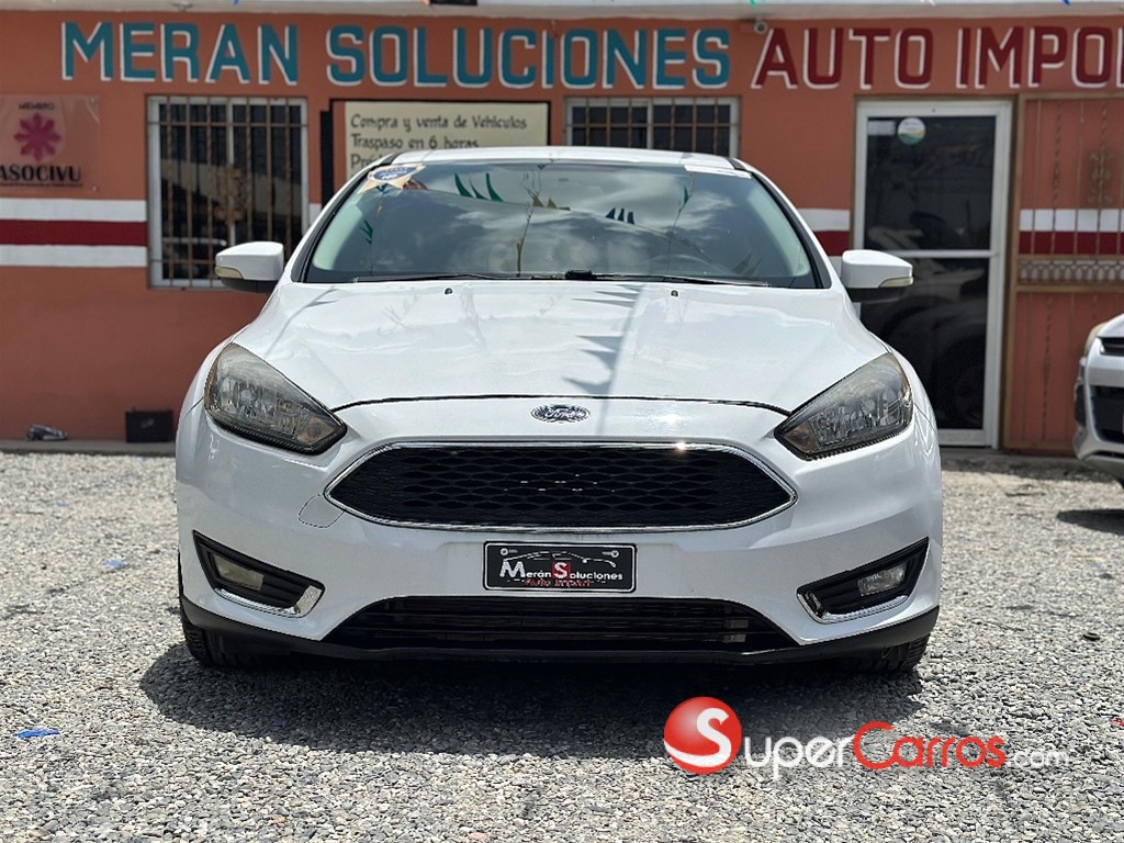 2017 Ford Focus Hatchback SEL