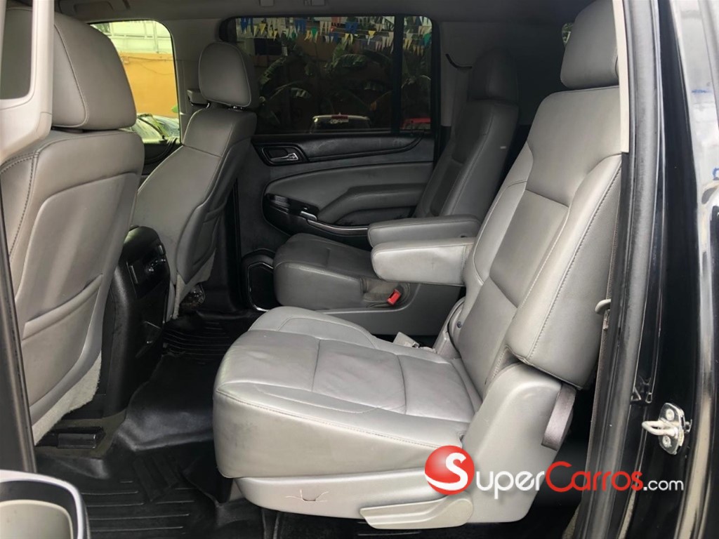 2015 Chevrolet Suburban LT — foto 8 / 12