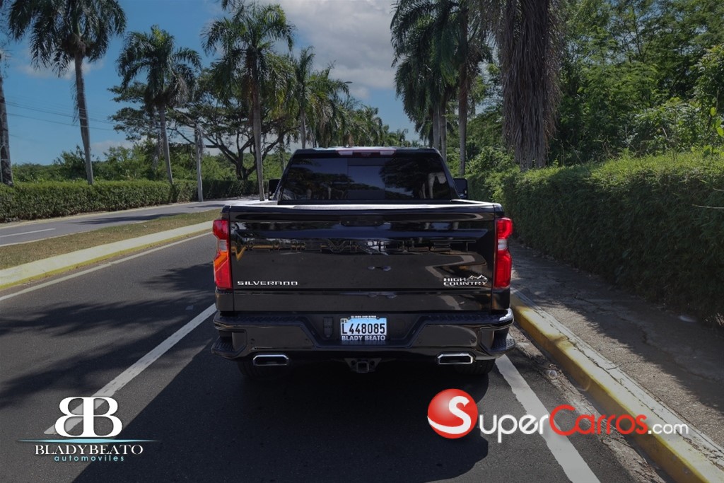 2021 Chevrolet Silverado High Country — foto 8 / 10