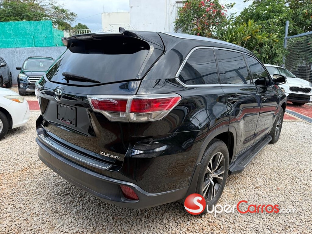 2016 Toyota Highlander XLE — foto 4 / 10
