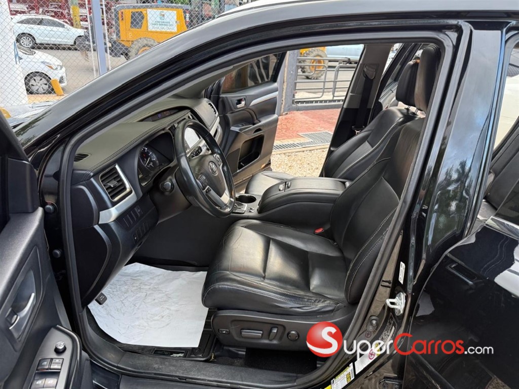 2016 Toyota Highlander XLE — foto 5 / 10