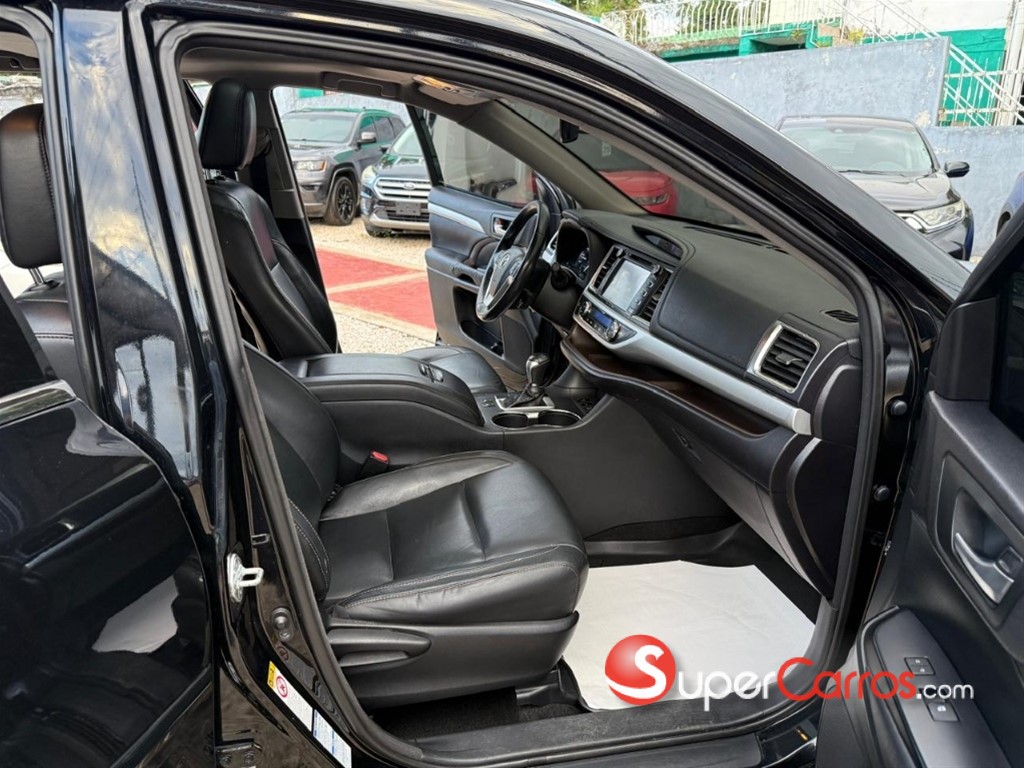 2016 Toyota Highlander XLE — foto 7 / 10