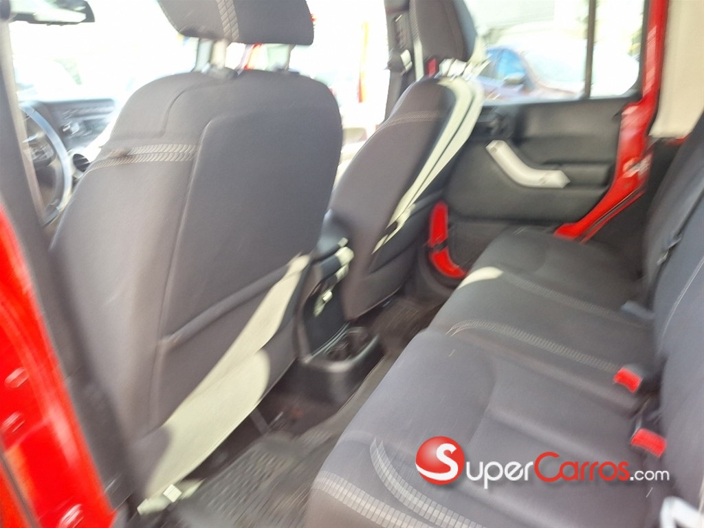 2018 Jeep Wrangler Sahara Unlimited — foto 4 / 12
