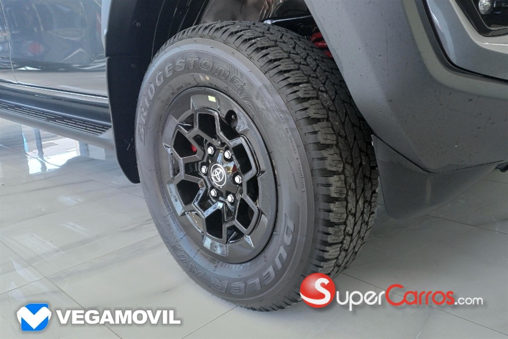 2026 Toyota Hilux GR Sport — foto 5 / 12