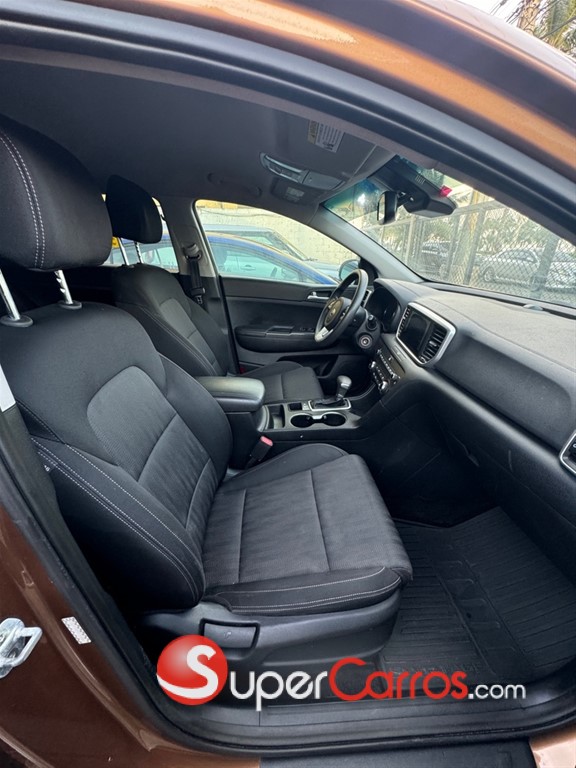 2021 Kia Sportage LX — foto 6 / 11