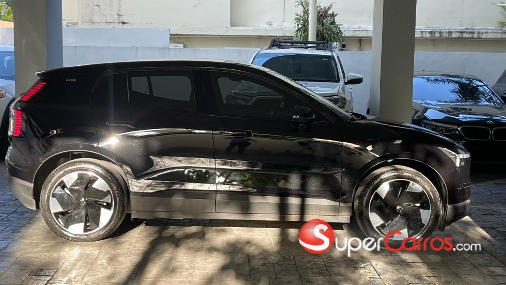 2026 Volvo EX30 — foto 4 / 8