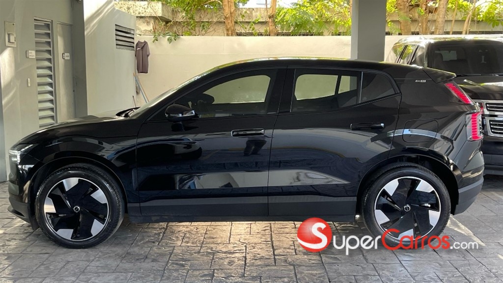 2026 Volvo EX30 — foto 5 / 8