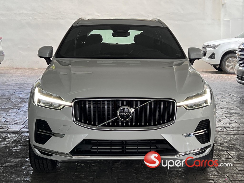 2026 Volvo XC60 T8 Ultimate Recharge — foto 2 / 11