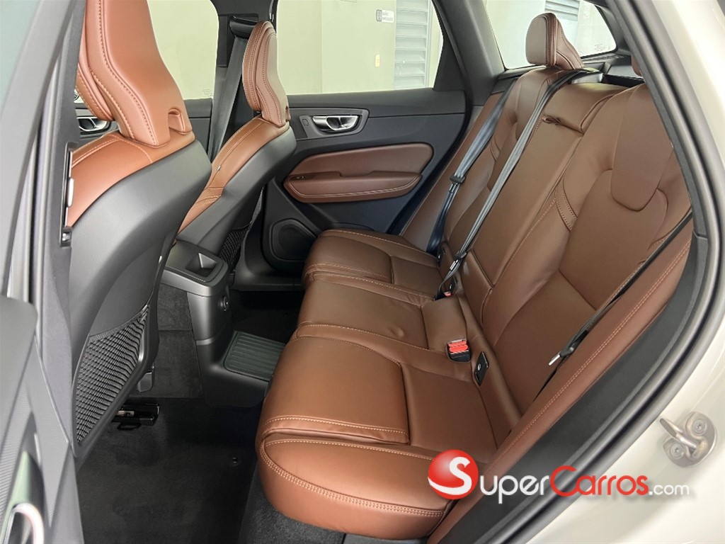 2026 Volvo XC60 T8 Ultimate Recharge — foto 9 / 11