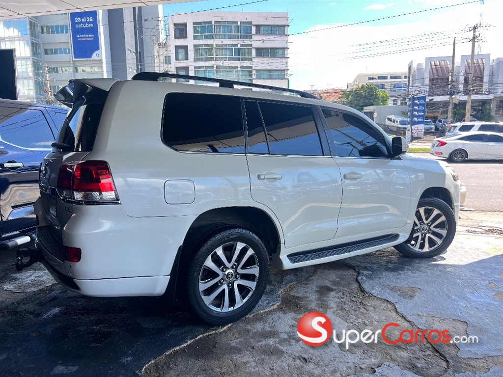 2016 Toyota Land Cruiser VXR — foto 3 / 12