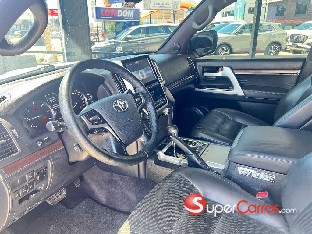 2016 Toyota Land Cruiser VXR — foto 5 / 12