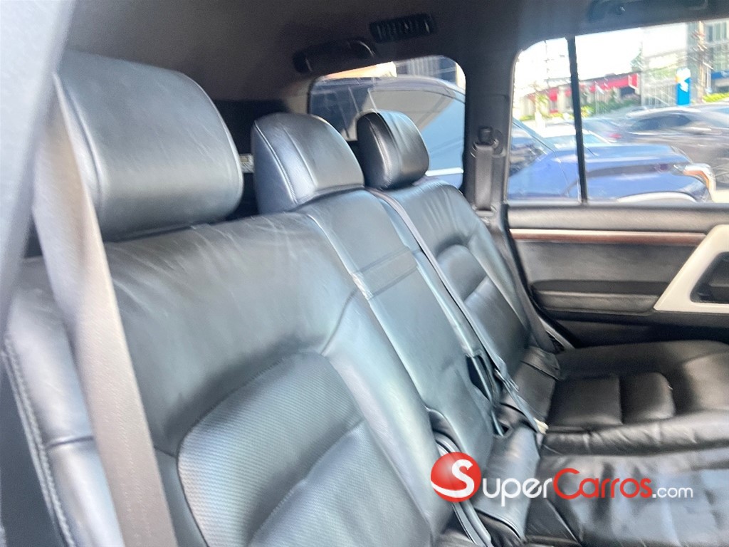 2016 Toyota Land Cruiser VXR — foto 11 / 12