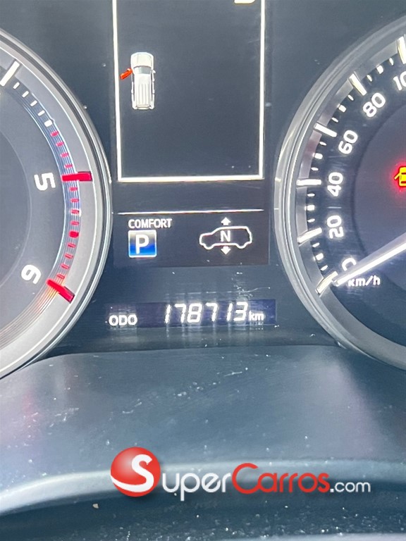2016 Toyota Land Cruiser VXR — foto 12 / 12