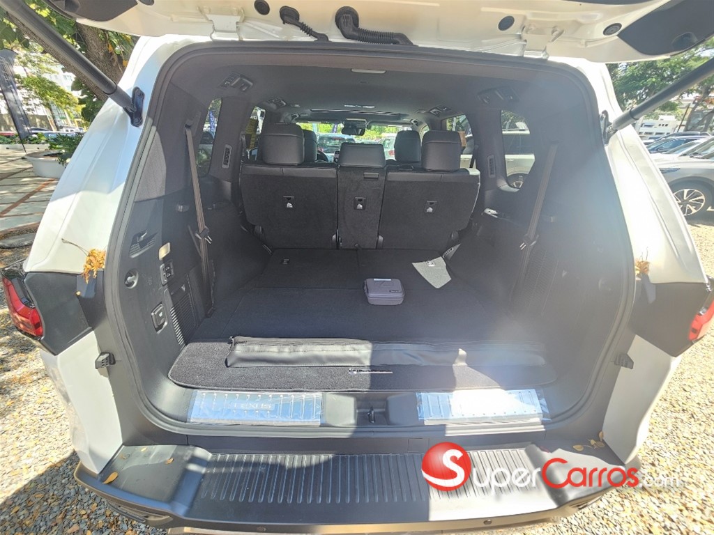 2026 Lexus LX 600 Premium — foto 8 / 11