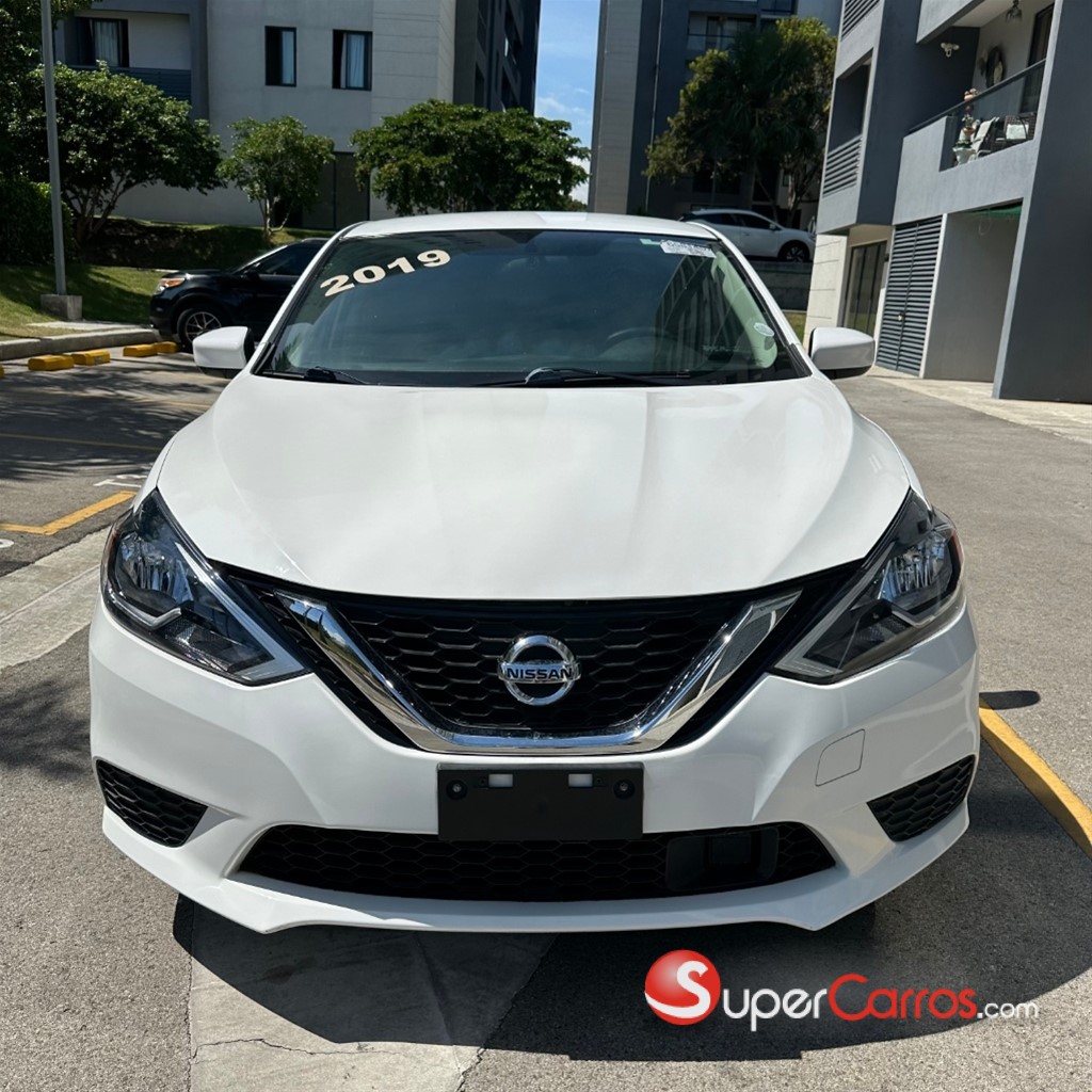 2019 Nissan Sentra — foto 2 / 9