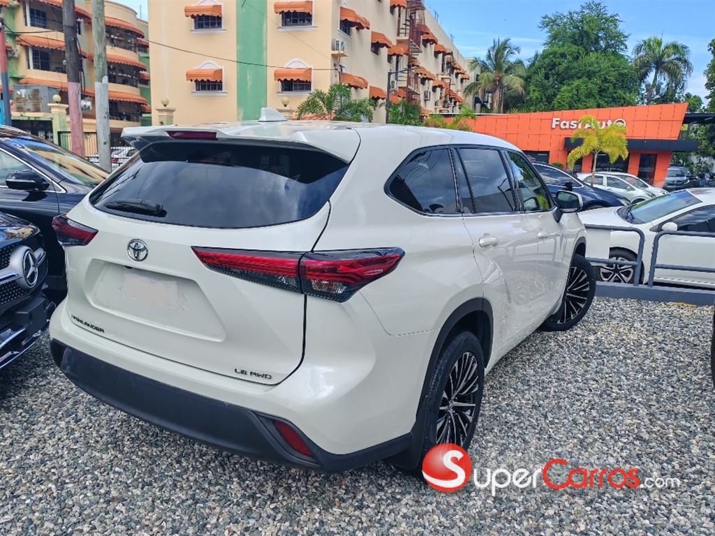 2021 Toyota Highlander LE — foto 5 / 7
