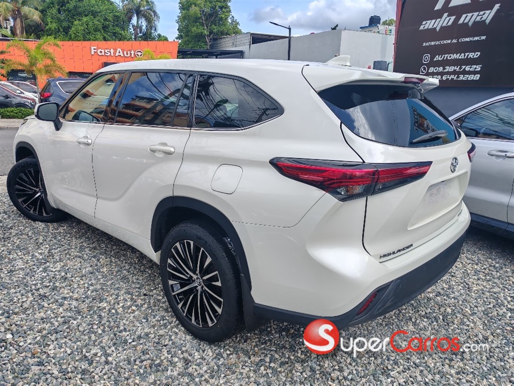 2021 Toyota Highlander LE — foto 6 / 7