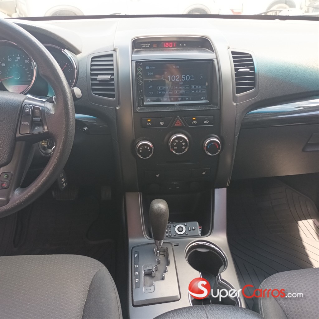 2013 Kia Sorento LX — foto 9 / 12