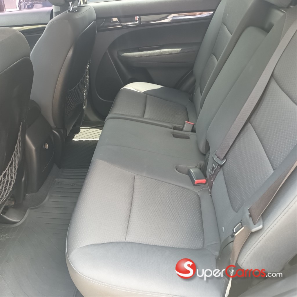 2013 Kia Sorento LX — foto 10 / 12