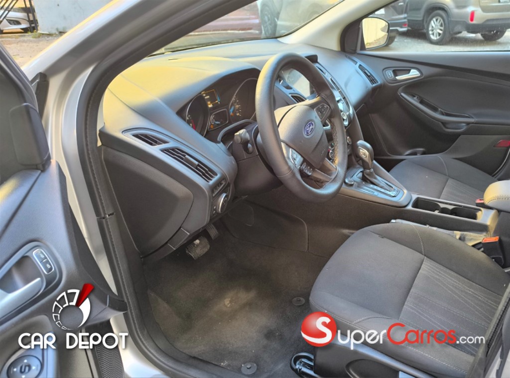 2017 Ford Focus SEL — foto 6 / 11