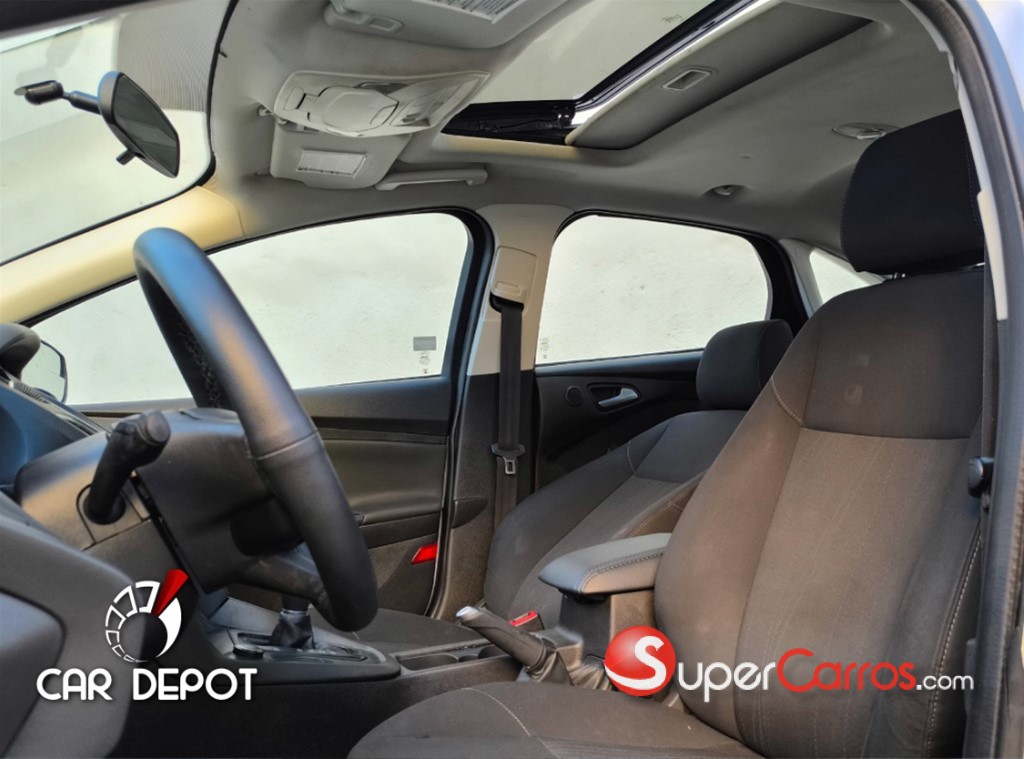 2017 Ford Focus SEL — foto 7 / 11