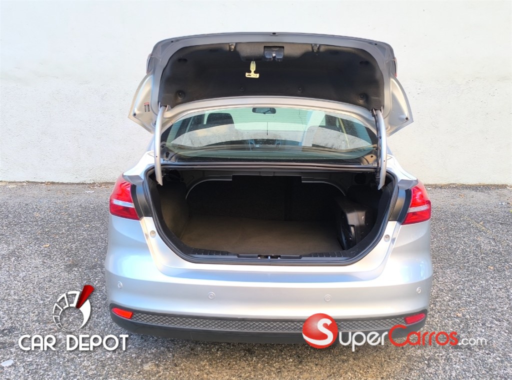 2017 Ford Focus SEL — foto 10 / 11