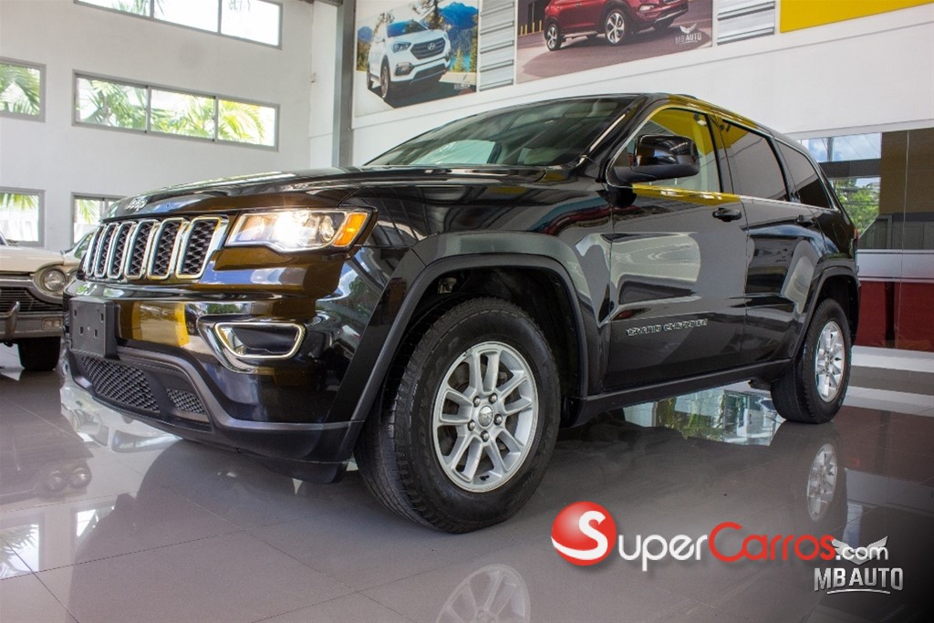 2018 Jeep Grand Cherokee Laredo — foto 2 / 12