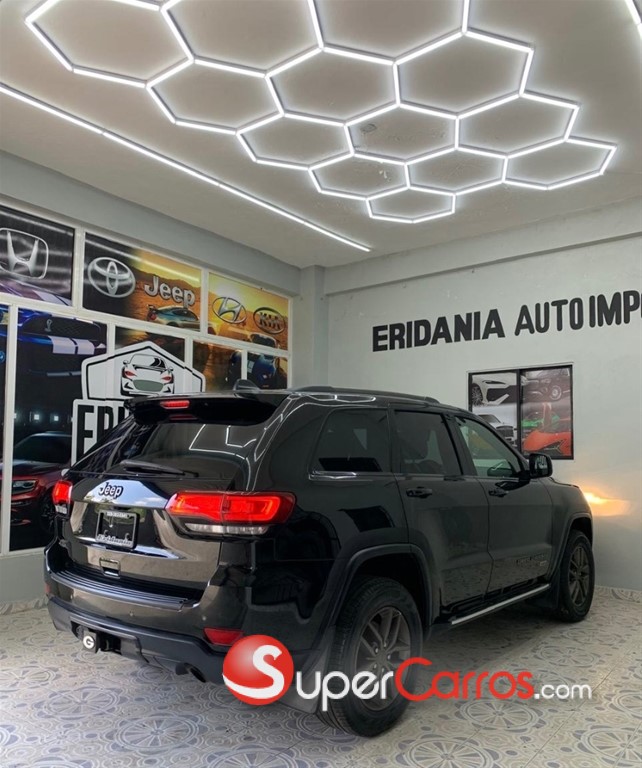 2017 Jeep Grand Cherokee 75 ANIVERSARIO — foto 3 / 8