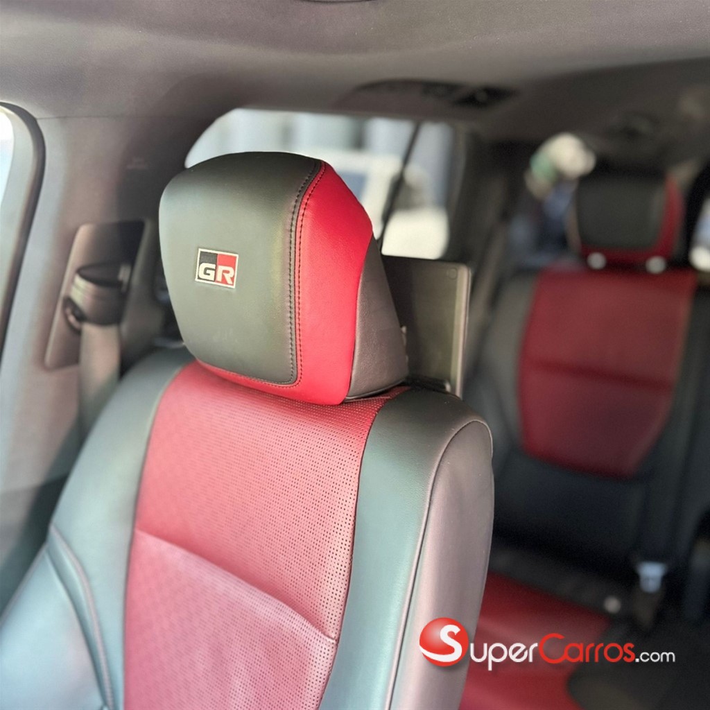 2026 Toyota Land Cruiser GR SPORT — foto 6 / 12