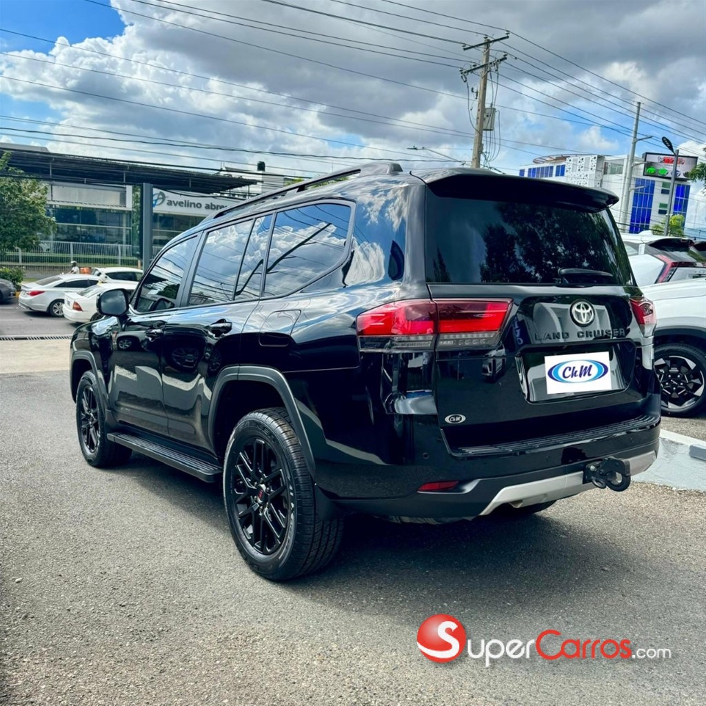 2026 Toyota Land Cruiser GR SPORT — foto 9 / 12
