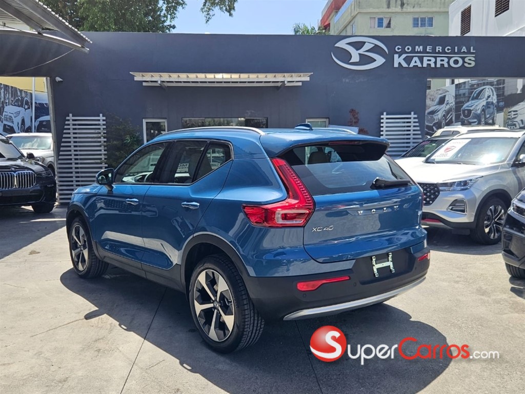 2024 Volvo XC40 Plus B4 — foto 3 / 12