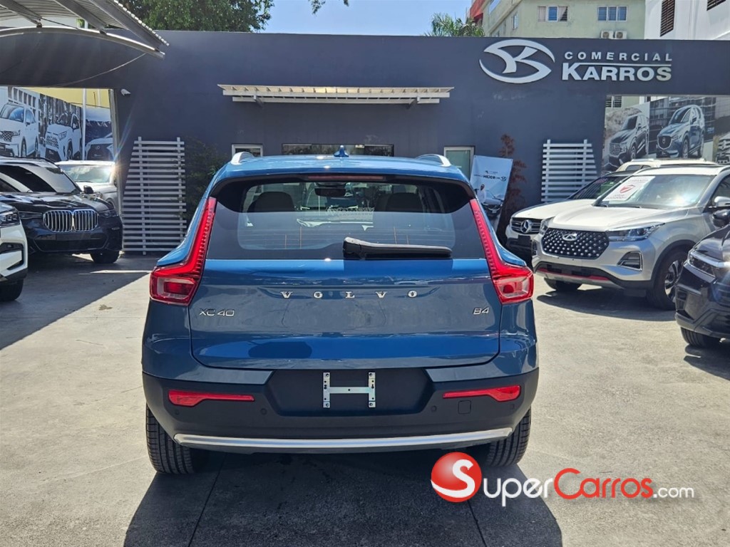 2024 Volvo XC40 Plus B4 — foto 6 / 12