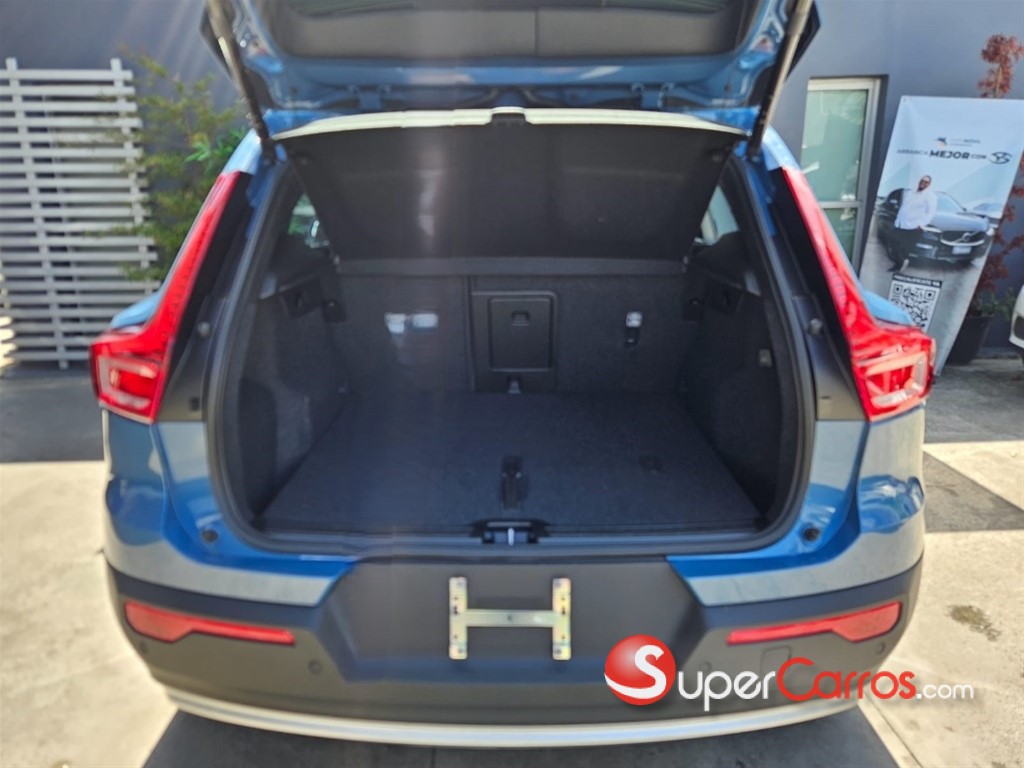 2024 Volvo XC40 Plus B4 — foto 12 / 12