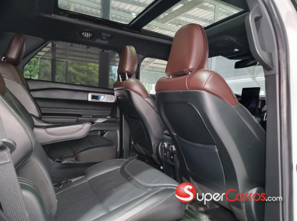 2020 Ford Explorer Platinum — foto 2 / 12
