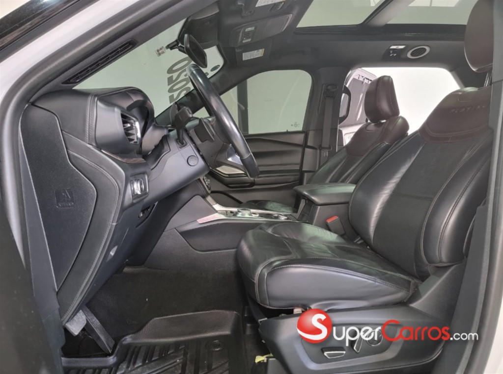 2020 Ford Explorer Platinum — foto 7 / 12