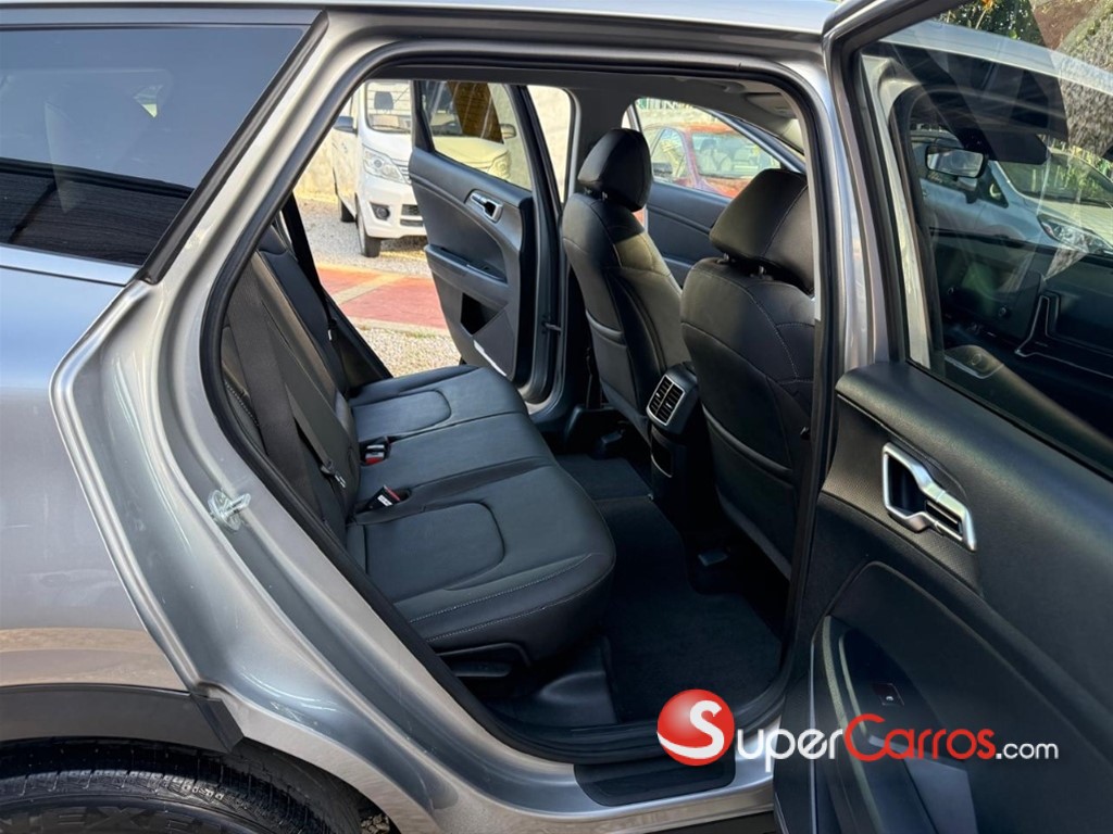 2023 Kia Sportage LX — foto 8 / 10