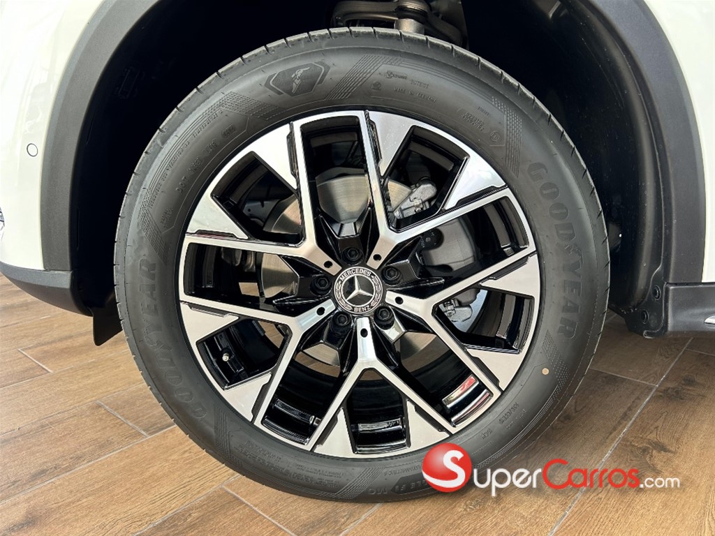 2026 Mercedes-Benz Clase GLC 200 — foto 2 / 7
