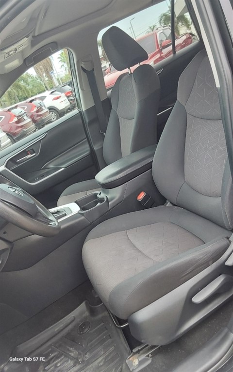 2019 Toyota RAV4 XLE — foto 6 / 10