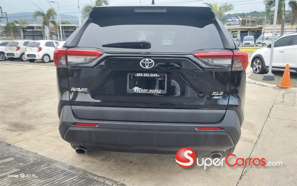 2019 Toyota RAV4 XLE — foto 9 / 10