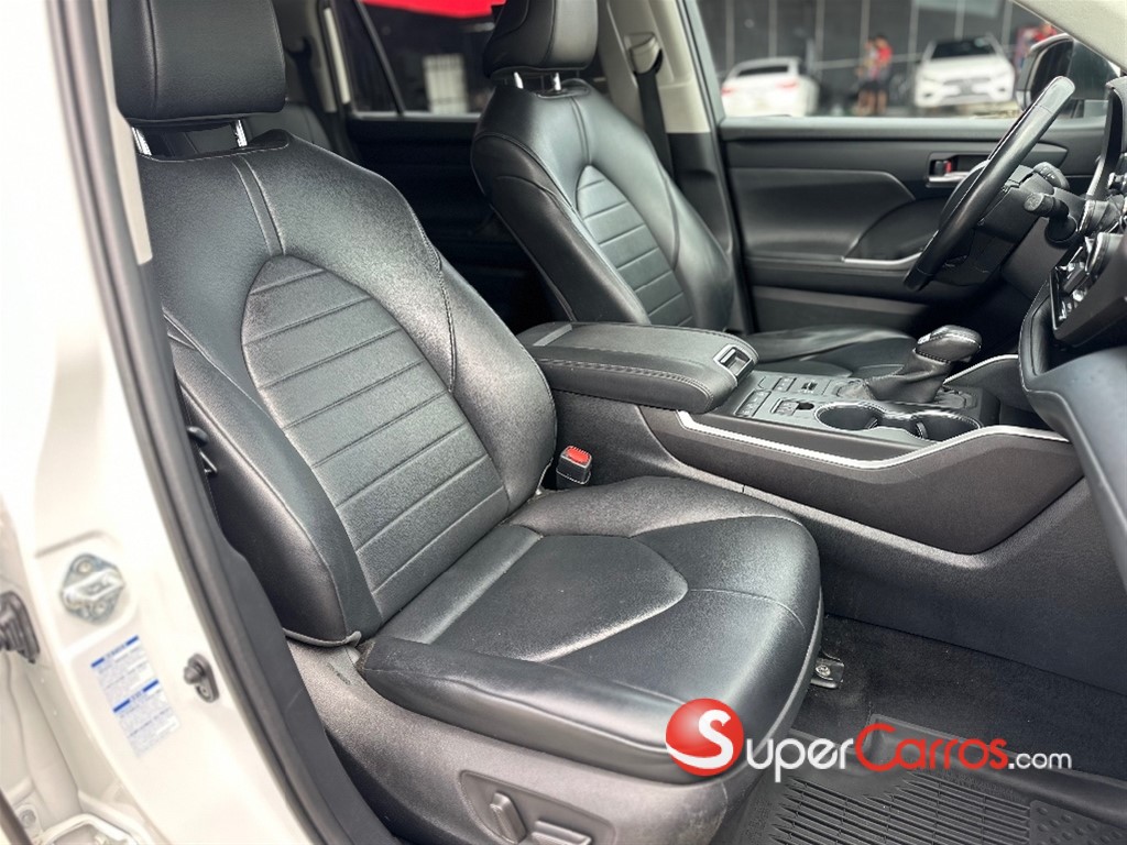 2020 Toyota Highlander XLE — foto 7 / 9