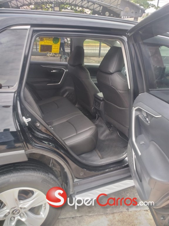 2019 Toyota RAV4 XLE — foto 9 / 11