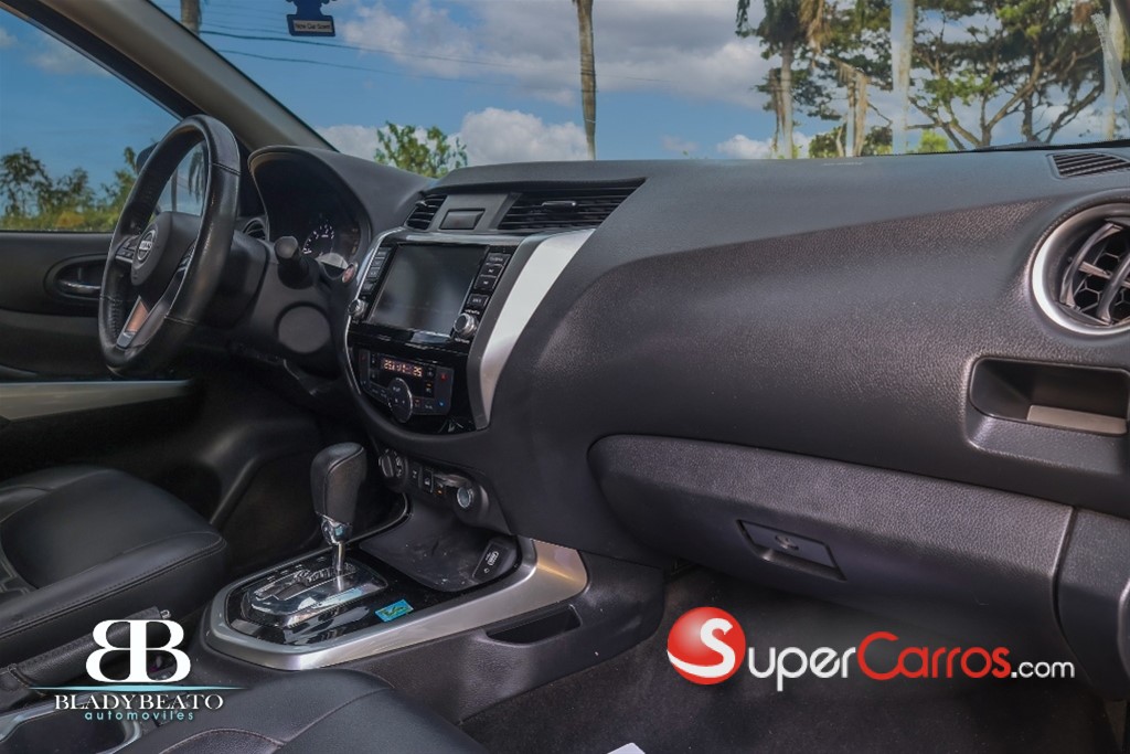 2023 Nissan Frontier LE — foto 2 / 12