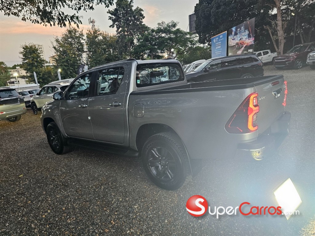 2026 Toyota Hilux Limited — foto 4 / 11