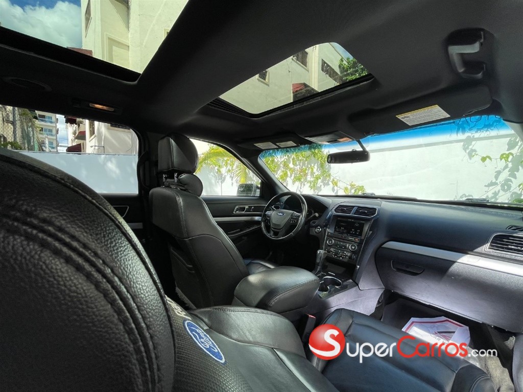 2016 Ford Explorer XLT 4WD — foto 7 / 9