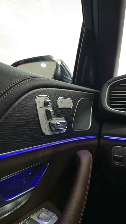 2025 Mercedes-Benz Clase GLS 450 4MATIC AMG — foto 9 / 10