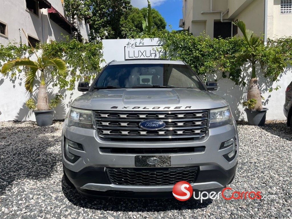2016 Ford Explorer XLT — foto 2 / 10