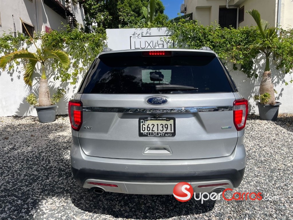2016 Ford Explorer XLT — foto 5 / 10